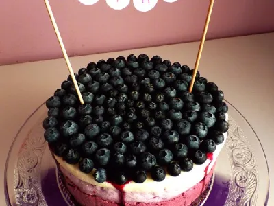 Borovničeva ombré torta