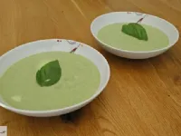 Fotografija recepta: Kumarično bazilikin gazpacho