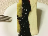 Fotografija recepta: Vanilijeva tortica z borovničevo omako