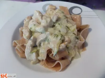 Puranji trakci v smetanovi omaki z bučkami