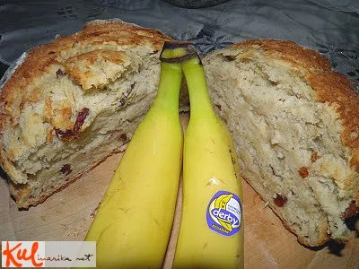 Bananin kruh z rozinami