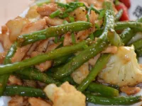 Fotografija recepta: Piščanec s česnom in črnim poprom "ala fasulas"