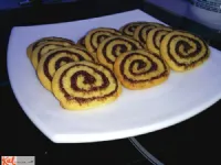 Fotografija recepta: Krhki zvitki (polžki) s čokolado in kokosom