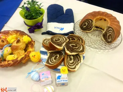 Potica z banano, bučnimi semeni in orehi