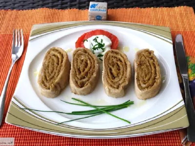 Štruklji s feto in fižolom