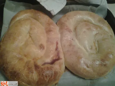 Sirov burek oziroma sirnica