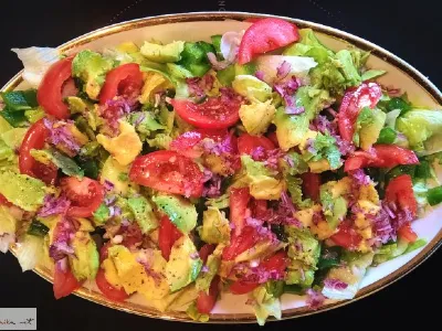 Zelena solata z avokadom