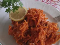 Fotografija recepta: Korenje v solati z ribo