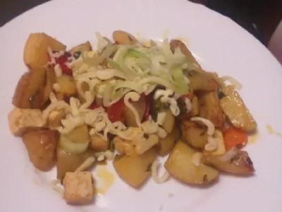 Pečen mlad krompir s tofujem