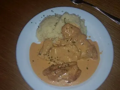 Zrezki v smetanovi omaki po moje