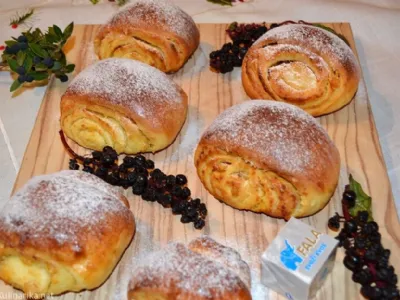 Mini maslene potičke z oranžatom