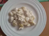 Fotografija recepta: Enostavni piščanec v smetanovi omaki z njoki