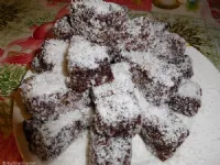 Fotografija recepta: Medene kocke s kokosovim posipom