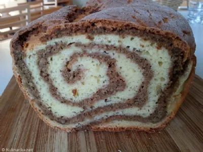 Brezglutenska orehova potica