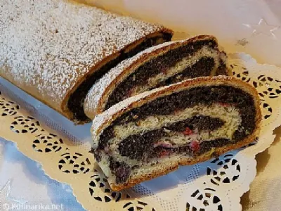 Makova potica z ribezom