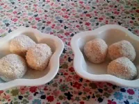 Fotografija recepta: Skutine kroglice s kokosom in limono