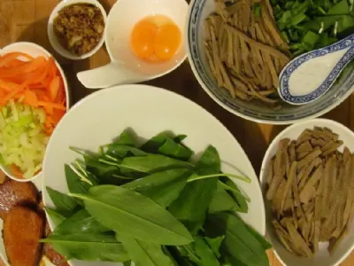 Ramen juha s čemažem in ajdovimi fritati