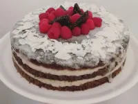 Fotografija recepta: Makovo - malinina torta s črnim sezamom