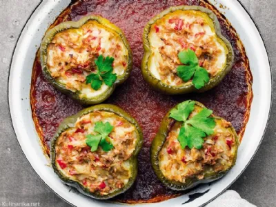 S cvetačo polnjena paprika 