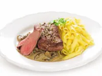 Fotografija recepta: Steak z istrskimi fuži na kremni omaki iz tartufov in šampinjonov