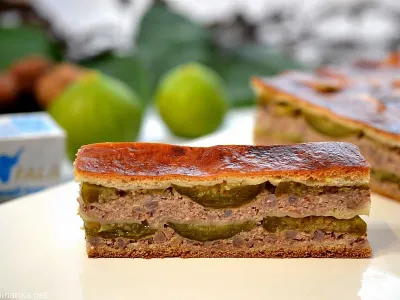 Rezine z orehi in figami