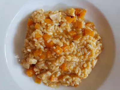 Piščančja rižota s korenjem