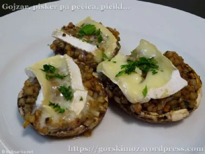 Šampinjoni polnjeni z ajdovo kašo