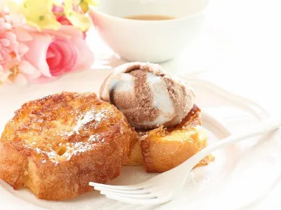 Francoski popečeni kruhki z medom 