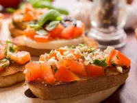 Fotografija recepta: Opečenci s paradižnikom in olivami 