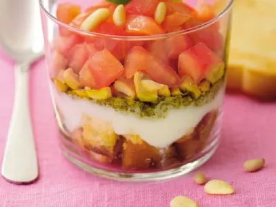 Krema iz sira burrata z opečenci 