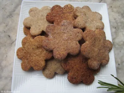 Piškoti z  rožičevo moko