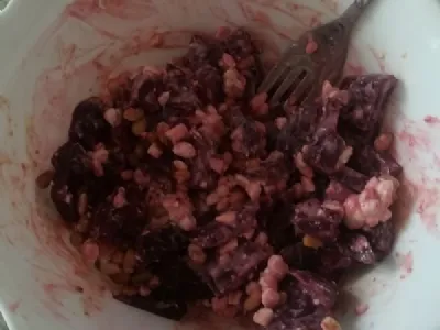 Solata rdeče pese iz tastove kuhinje