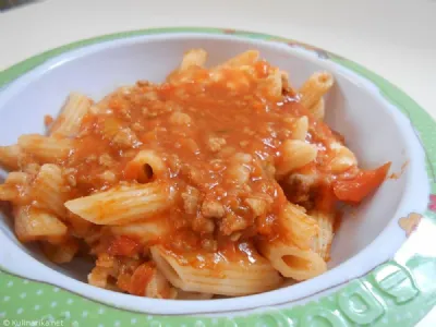 Telečja bolonjska omaka