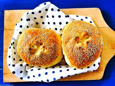 Burger bombetke s sezamom