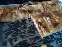 Fotografija recepta: Masten češnjev štrudelj