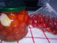 Fotografija recepta: Vložen češnjev paradižnik