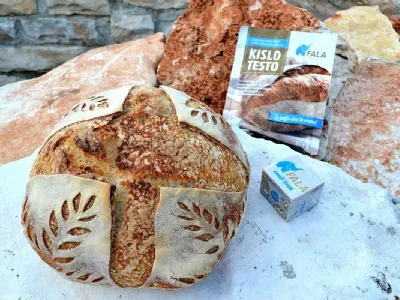 Pšenični kruh z rženo moko in rožmarinom