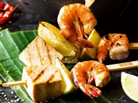 Fotografija recepta: Kozice s tofujem po japonsko s pisano zelenjavo iz voka