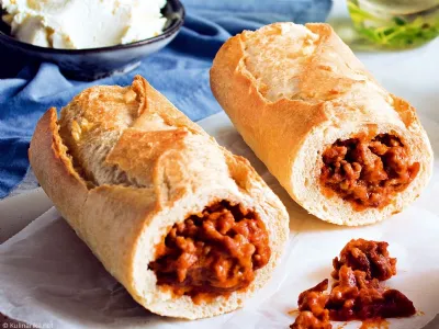 Bageta z mletim mesom