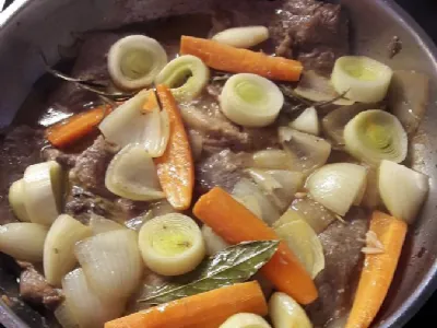 Svinjski zrezki pečeni z zelenjavo