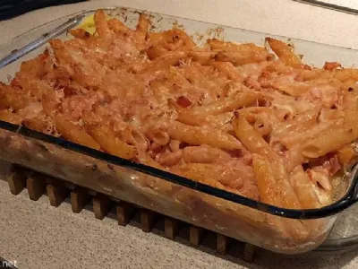 Testenine v pečici s papriko in paradižnikom