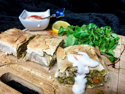 Zavitek z zeleno lečo