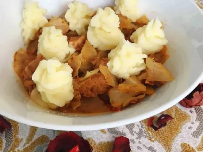 Sladko zelje v omaki s pirejem