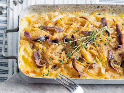 Janssons Frestelse z mariniranim lososom