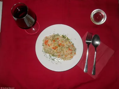 Rižota s puranjim mesom, porom, korenjem in zeljem 