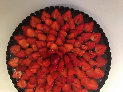 Jagodna OREO pita brez pečenja