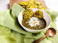 Fotografija recepta: Lečina juha in krekerji iz polente