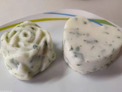 Bela polenta s čemažem