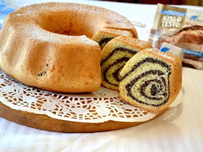 Muškatna makova potica s kislo smetano 