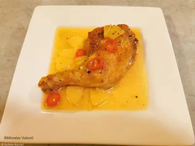 Piščančja bedra v ananasovi omaki s čilijem